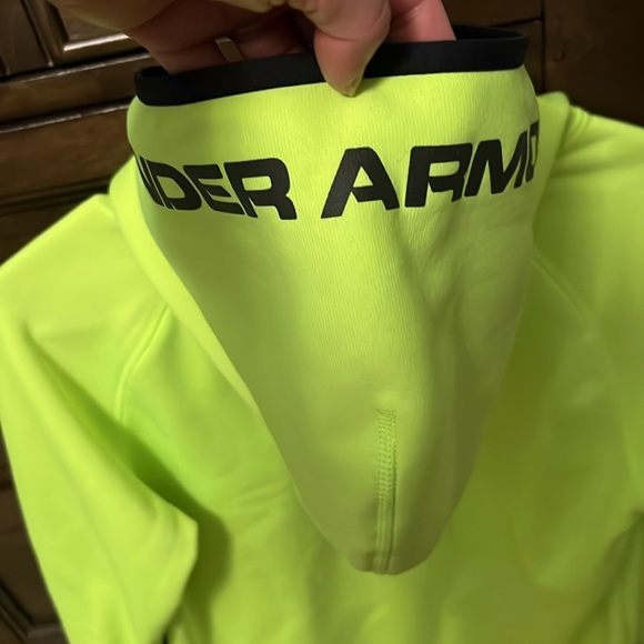 Under Armour hoodie size youth XL. Neon green and black. - Picture 4 of 6